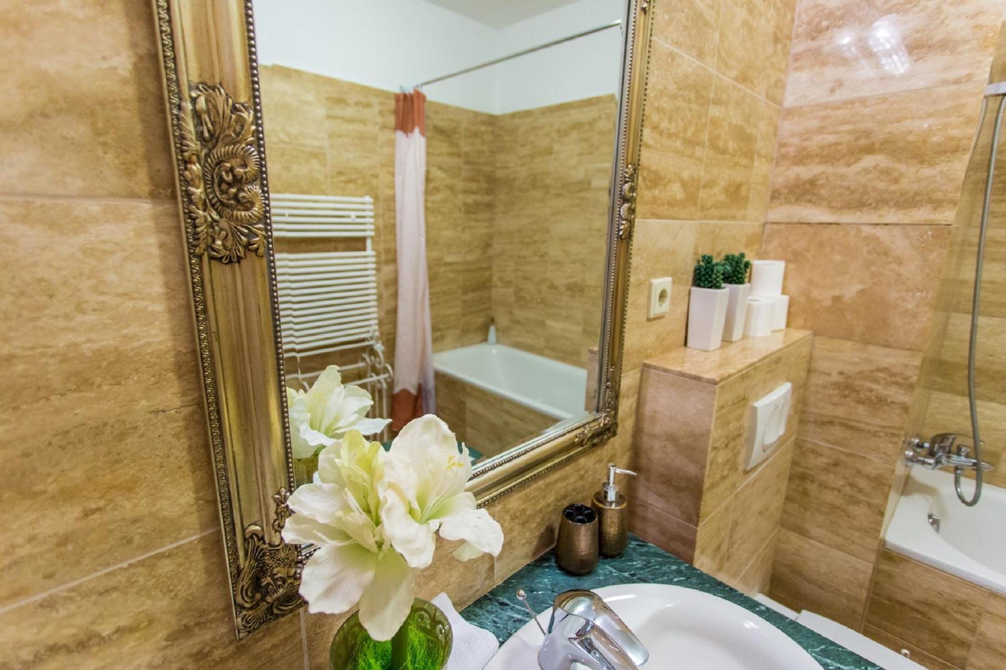 Colours Apartments Superior With Free Parking Budapeste Exterior foto